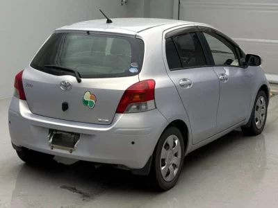 Toyota VITZ  с аукциона в Японии