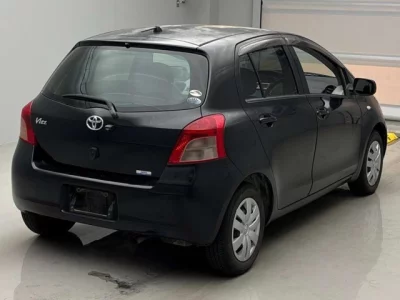 Toyota VITZ  с аукциона в Японии