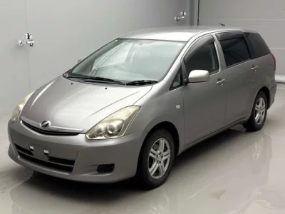 Toyota WISH  с аукциона в Японии