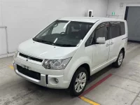 Mitsubishi DELICA D5 лот № 30150 оценка 3.5  с аукциона в Японии 3