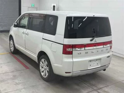 Mitsubishi DELICA D5  с аукциона в Японии