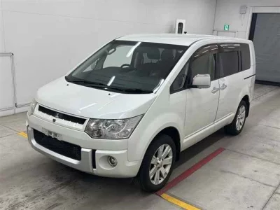 Mitsubishi DELICA D5  с аукциона в Японии