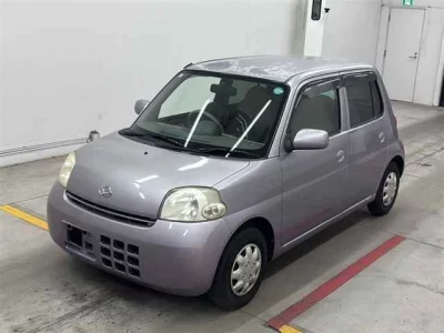 Daihatsu Esse