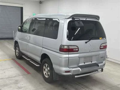 Mitsubishi DELICA  с аукциона в Японии