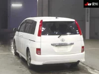 Toyota ISIS лот № 30854 оценка 3.5  с аукциона в Японии 1