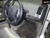 Toyota Prius лот № 30870 оценка 3.5  с аукциона в Японии 4