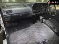Toyota HIACE VAN лот № 7144 оценка 3.5  с аукциона в Японии 2