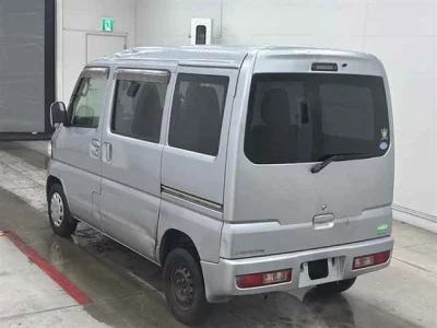 Mitsubishi Minicab Van