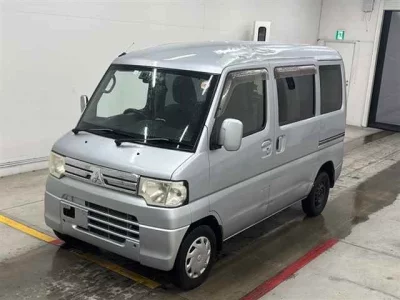 Mitsubishi Minicab Van