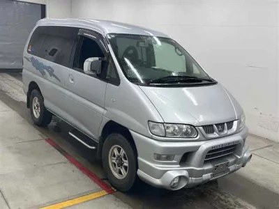 Mitsubishi DELICA  с аукциона в Японии