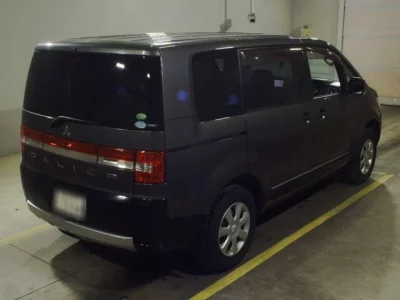 Mitsubishi Delica D:5