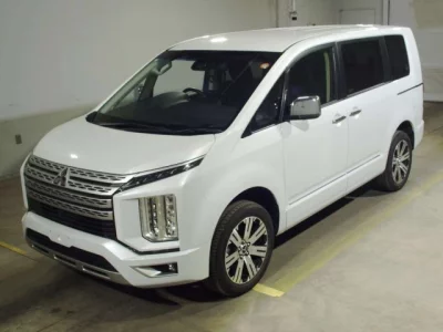 Mitsubishi Delica D:5