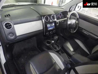Mazda Verisa
