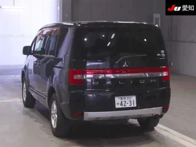 Mitsubishi Delica D:5