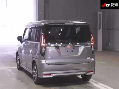 Mitsubishi DELICA D2  с аукциона в Японии