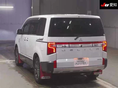 Mitsubishi Delica D:5