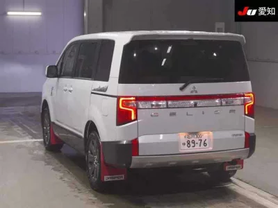 Mitsubishi Delica D:5