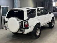 Toyota HILUX SURF лот № 8136 оценка 3.5  с аукциона в Японии 4