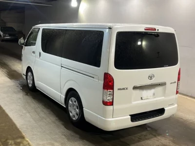 Toyota HiAce Van