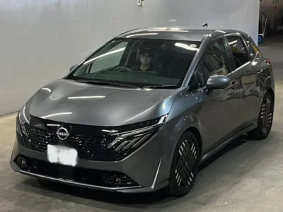 Nissan AURA