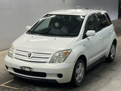 Toyota IST  с аукциона в Японии