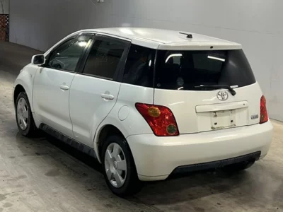 Toyota IST  с аукциона в Японии