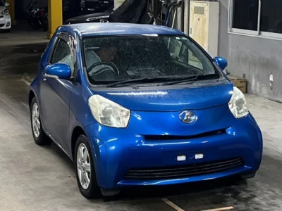 Toyota iQ