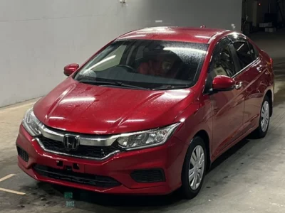 Honda GRACE  с аукциона в Японии