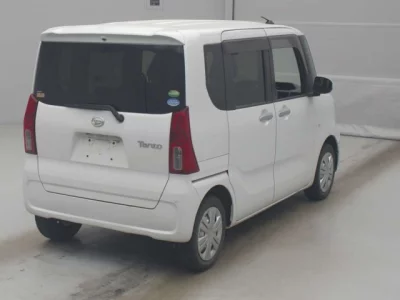 Daihatsu TANTO  с аукциона в Японии