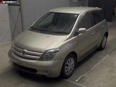 Toyota IST  с аукциона в Японии