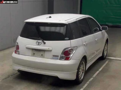 Toyota IST  с аукциона в Японии