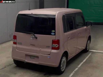 Toyota PIXIS SPACE  с аукциона в Японии