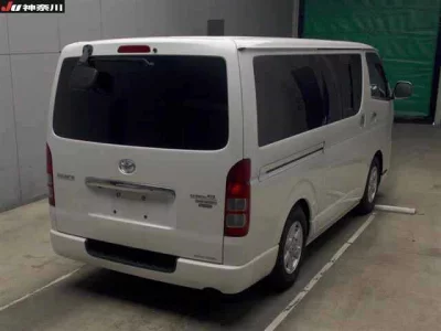 Toyota HiAce Van