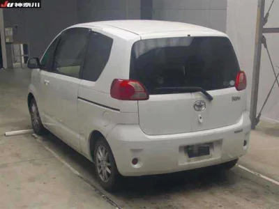 Toyota PORTE  с аукциона в Японии