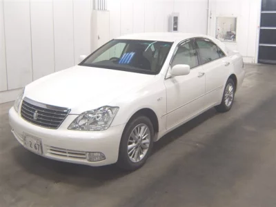 Toyota CROWN  с аукциона в Японии