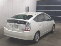 Toyota Prius лот № 7073 оценка 3.5  с аукциона в Японии 4