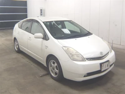Toyota Prius  с аукциона в Японии