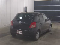 Toyota VITZ лот № 7109 оценка 3  с аукциона в Японии 4