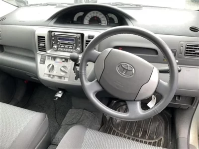Toyota Raum