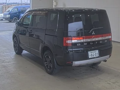 Mitsubishi Delica D:5