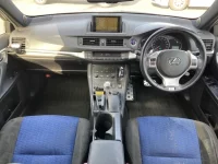 Lexus CT лот № 728 оценка 3.5  с аукциона в Японии 2
