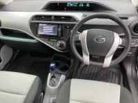 Toyota AQUA лот № 1413 оценка RB  с аукциона в Японии 3