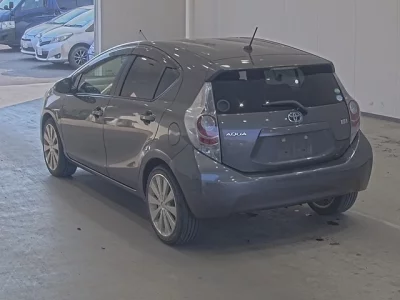 Toyota AQUA  с аукциона в Японии