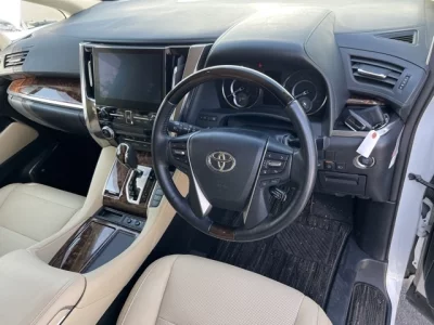 Toyota ALPHARD  с аукциона в Японии