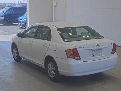 Toyota COROLLA AXIO  с аукциона в Японии