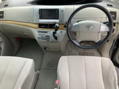Toyota ESTIMA  с аукциона в Японии
