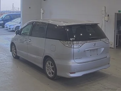 Toyota ESTIMA  с аукциона в Японии