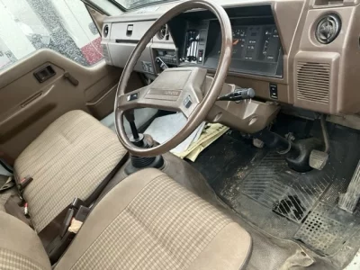 Toyota DYNA  с аукциона в Японии