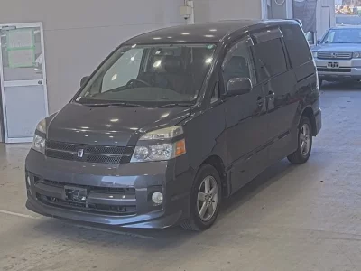 Toyota NOAH  с аукциона в Японии