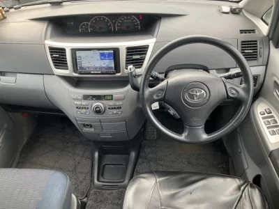 Toyota NOAH  с аукциона в Японии